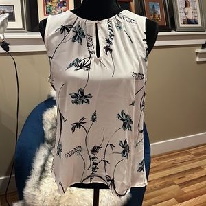 Cute Ann Taylor sleeveless top
